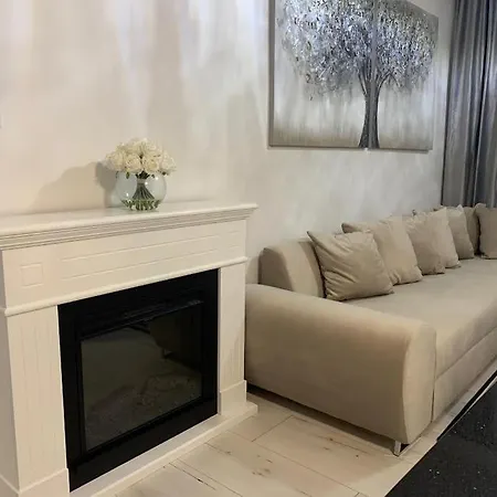 Glamour アパート ユラタ